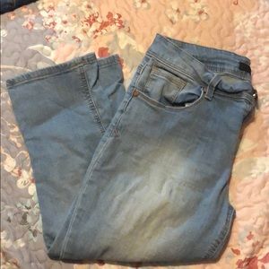 1822 Denim Capri Size 6